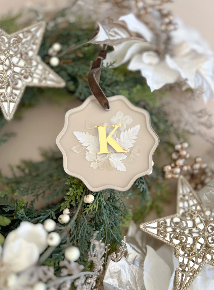 Christmas | Personalized Dried Floral Acrylic Layered Ornament
